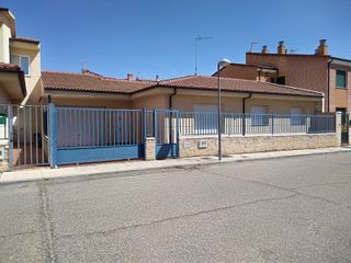 Chalet Planta Baja 372m2 Zamora