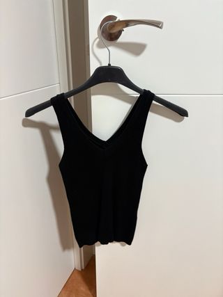 Camiseta Bershka Negra V-Neck