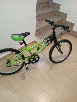 Bicicleta niño verde JL-WENTI casi nueva