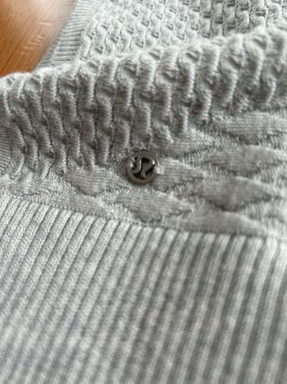 Kimono Lululemon Punto Blanco perlado/ gris claro