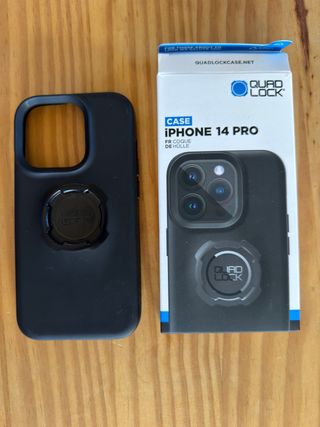 Funda Quad Lock iPhone 14 Pro Negra.
