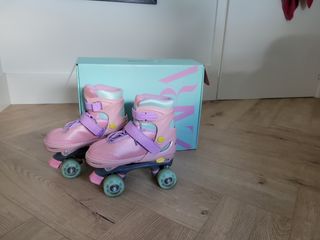 Patines de 4 ruedas rosas, Zara, con caja original