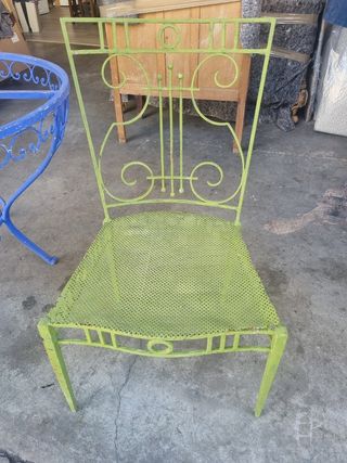 Mesa jardín y dos sillas metálicas años 70