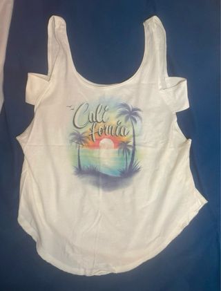 Camiseta de tirantes con aberturas laterales