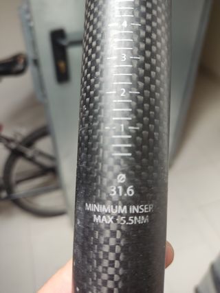 Tija carbono ultraligera 31.6mm