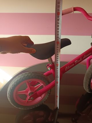 Bicicleta sin pedales rosa Chicco