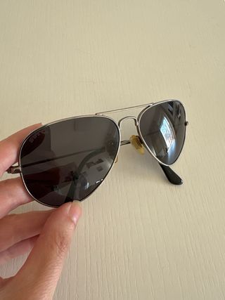 Gafas de sol aviador plateadas y negras
