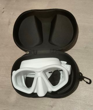 Máscara de buceo,  A estrenar 