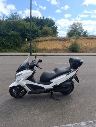 Kymco Grand Dink 300