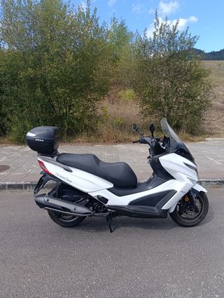 Kymco Grand Dink 300
