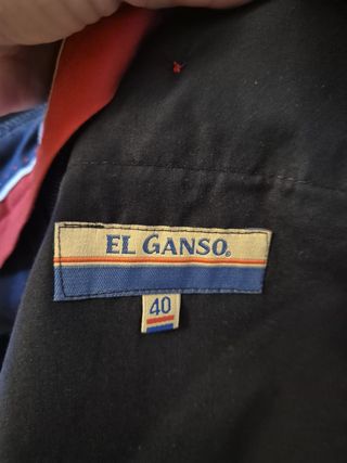 Traje de chaqueta y pantalón azul puesto 1 vez