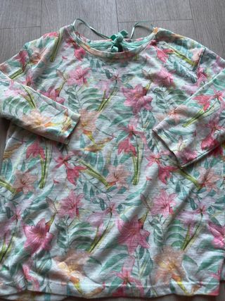 Camiseta floral manga 3/4