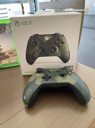 Xbox One X 1TB 