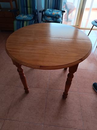 Mesa redonda extensible de madera