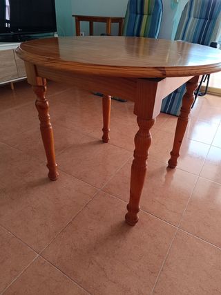 Mesa redonda extensible de madera