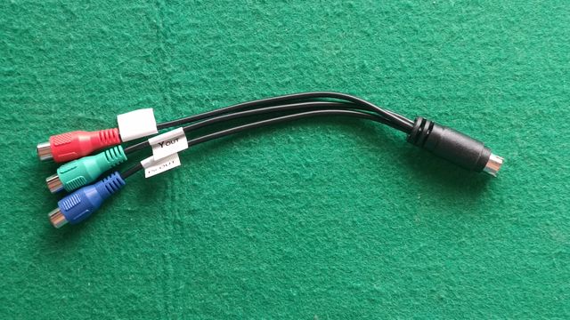 Adattatore per componenti mini-DIN 3 × RCA YPbPr