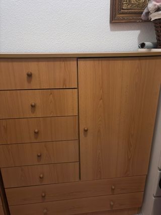 Cómoda de madera con 6 cajones