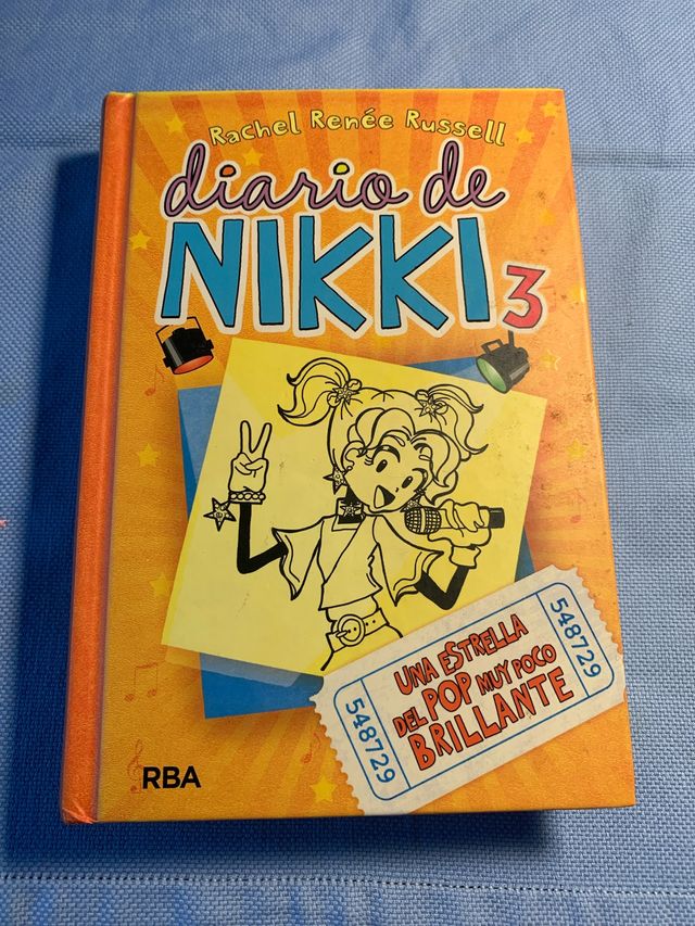 Diario de Nikki 3 - Una estrella del pop muy po...