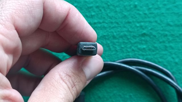 Cavo da USB-A a Micro-USB con filtro in ferrite