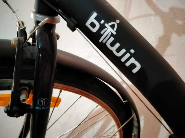 Bicicleta B'twin ciudad negra