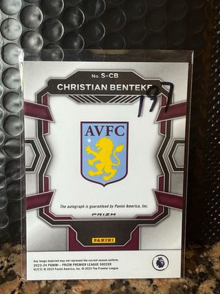 Cromo firmado por Christian Benteke.
