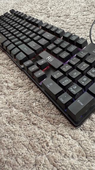 Teclado Gamer Rii Negro
Hace luces