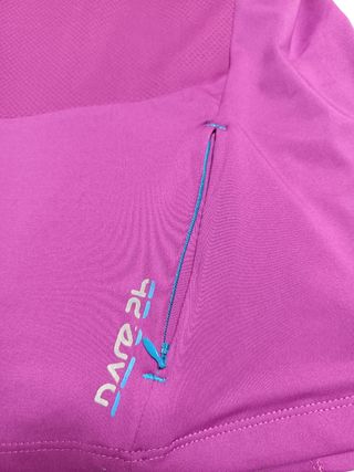Camiseta deportiva morada clarita talla 44