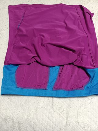 Camiseta deportiva morada clarita talla 44