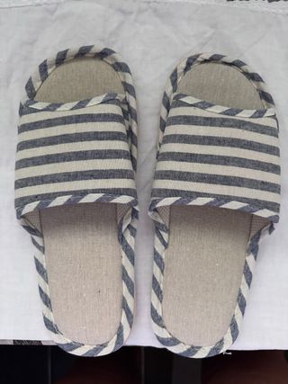 Zapatillas de casa a rayas para hombre
