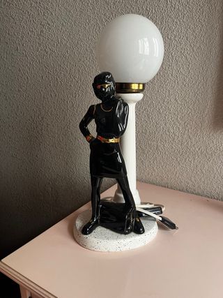 Lámpara de cerámica figura mujer