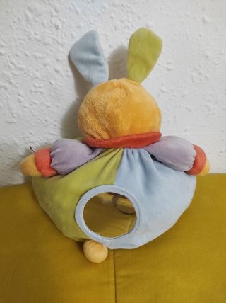 Peluche sensorial conejo TRIS&TON para bebés