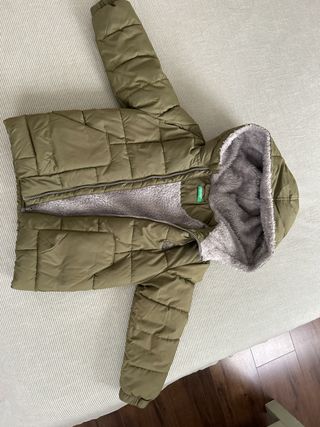 Plumas niño verde oliva talla 4-5
