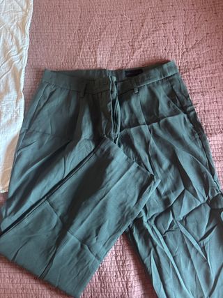 Pantalón de pinzas Lefties verde