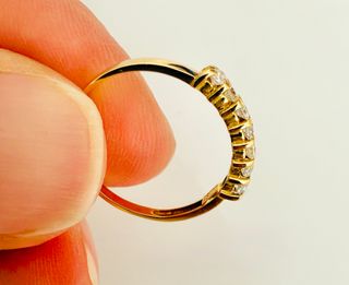 Anillo Oro 18k con 7 Diamantes