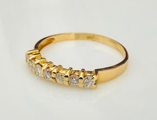 Anillo Oro 18k con 7 Diamantes