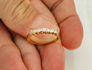 Anillo Oro 18k con 7 Diamantes