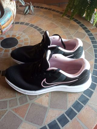 Zapatillas Nike Talla 38 Negras y Rosas