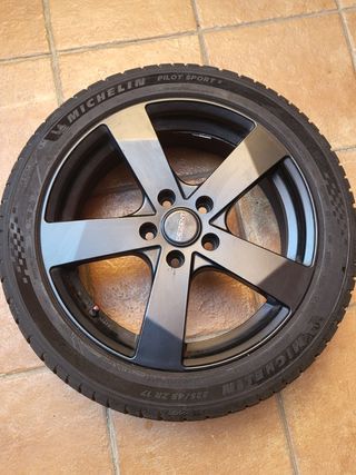 Neumáticos Michelin Pilot Sport 5 + Llantas Dezent
