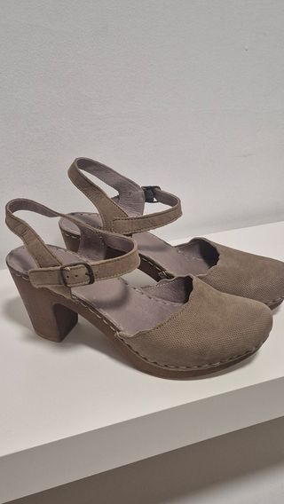 Zapatos de tacón marrón