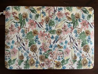 Funda MacBook Air Petite Mafalda Flores