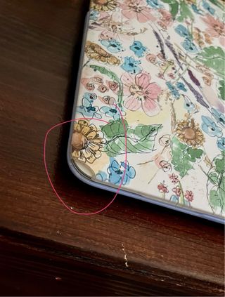 Funda MacBook Air Petite Mafalda Flores