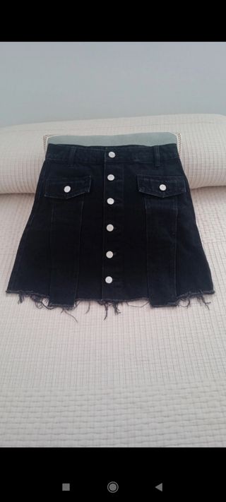 Falda corta Zara TRF negra