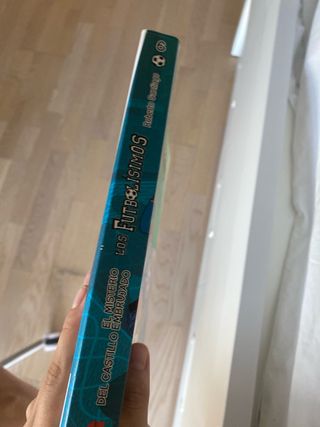 Los Futbolísimos 6: El misterio del castillo em...