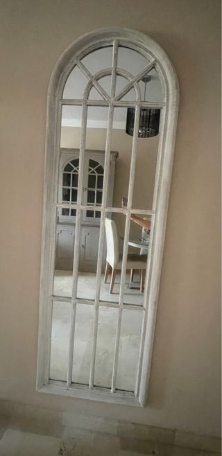 Specchio a figura intera stile finestra