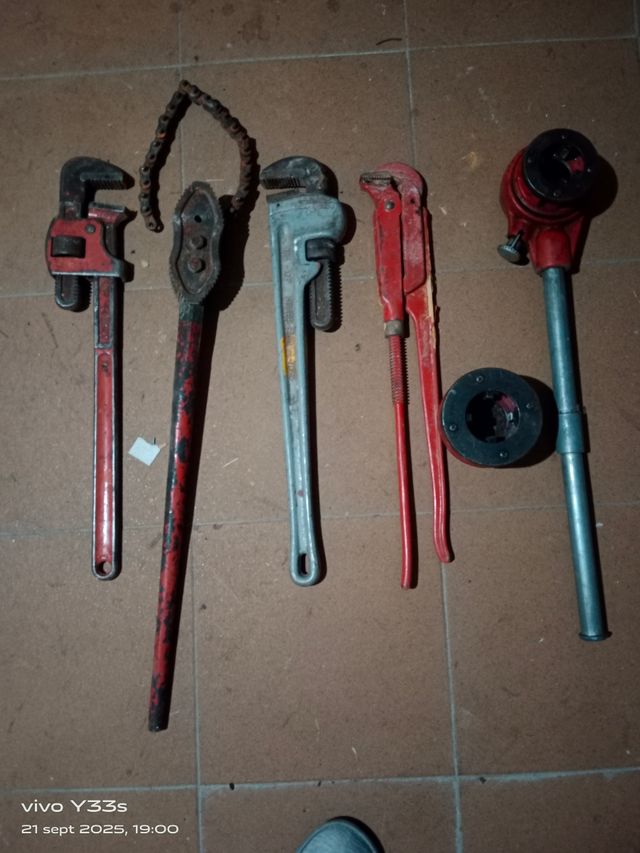 Juego de llaves de fontanero