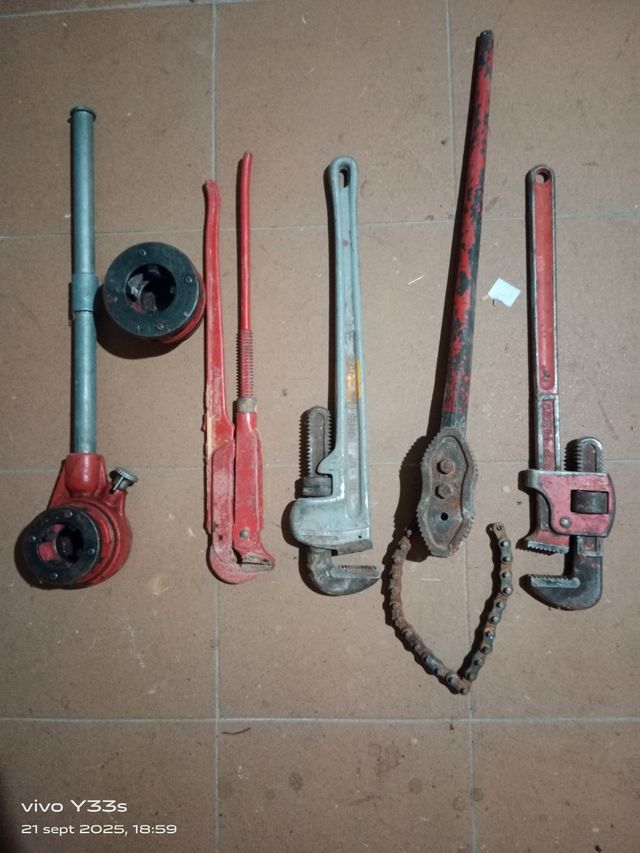 Juego de llaves de fontanero