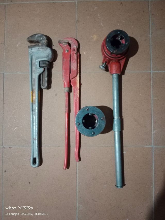 Juego de llaves de fontanero