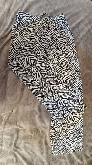 Pantalón Zara fluido estampado cebra Talla S