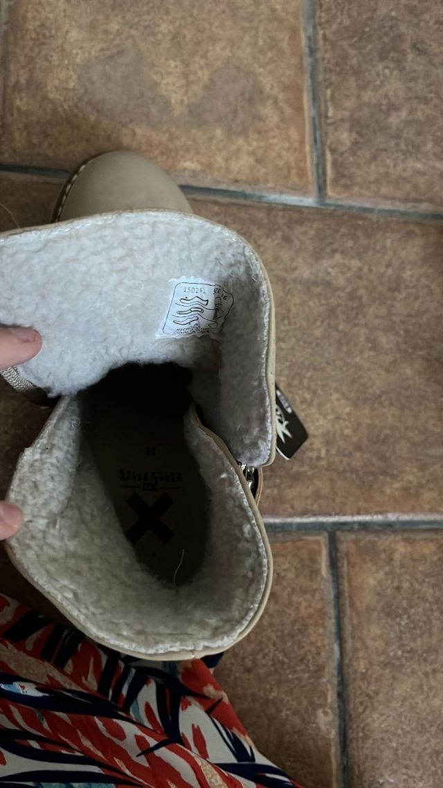 Botas niña invierno Xti número 36, color cámel.