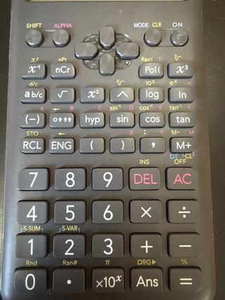 Calculadora Científica Casio fx-82MS